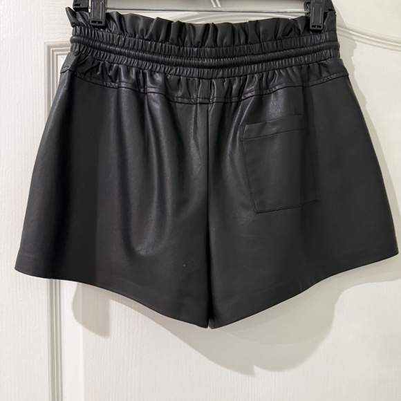 NWOT N Philanthropy Faux Leather Shorts, Black, Sz M - Picture 2 of 3